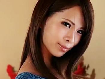 絶頂潮吹きと母乳を噴き出しながら種付け交尾する淫乱巨乳ママ人妻中出し乱交のエロ動画