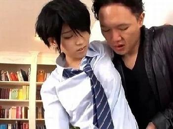 男の子みたいな男装女子校生とイチャコラパコ！巨大チンポ先生に死ぬほど突かれて放心イキW美少女椎名そらのエロ動画