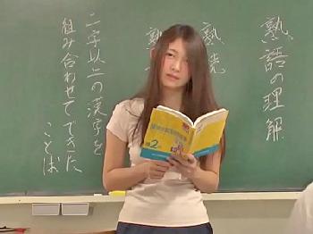 男子生徒に弱みを握られて羞恥的な辱めを受け続ける美人教師女教師パンストレイプのエロ動画