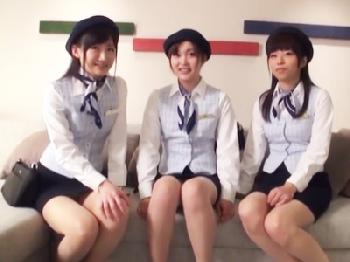 スタイルも顔も良くて美人なスチュワーデス3人をまとめてハメハメ乱交巨乳美少女お姉さん顔射のエロ動画