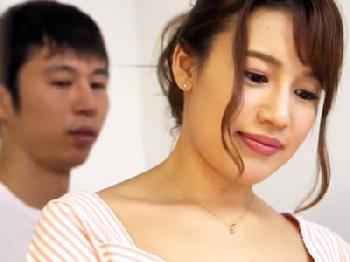 「先輩‥バレちゃう‥」後輩の美形少女店員をこっそり店内でセクハラ婦女暴行W美少女レイプ露出のエロ動画