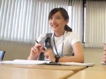 恥ずかしがりやな色白美形少女OLを口説いてパコ隠し撮り→勝手に発売しました美少女盗撮のエロ動画