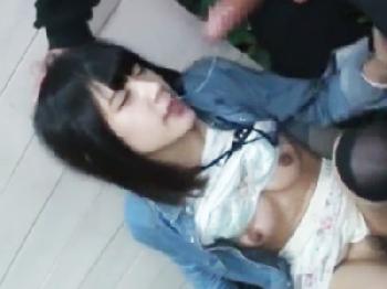 『いや‥やめてぇ！』童顔カワなショップ店員にイラマチオを強要！物陰に連れ込み強制的に中出し性的暴行！美少女ロリレイプのエロ動...