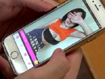 「男性器‥見せてくれる？」スクール水着な童顔カワ娘がこっそりフェラチオ抜き！美少女痴女のエロ動画