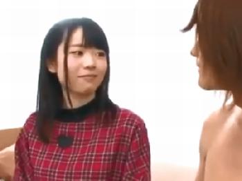 ミニ系顔の巨大乳美形少女がプロ男優の猛烈テクで何度もイキ乱れる巨乳美少女ロリのエロ動画