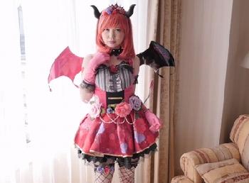 美形少女のコスプレパコ！魔性コスの童顔っ子が少女のような喘ぎ声を出して中出し射精美少女ロリパイパンハメ撮りのエロ動画