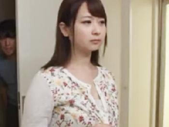 美人な兄の嫁さんがお風呂で襲われ近親中出し寝取られパコ巨乳人妻近親相姦のエロ動画