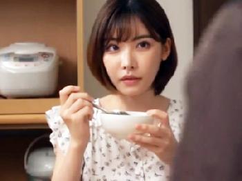 再婚相手の娘が入浴中に突入して性的ご奉仕を強要する性的変態オヤジ巨乳美少女ナンパフェラ手コキのエロ動画