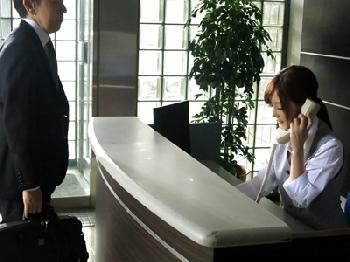 新婚の受付嬢に目をつけて性的暴行する会社に出入りしていた作業員人妻OL石原莉奈のエロ動画