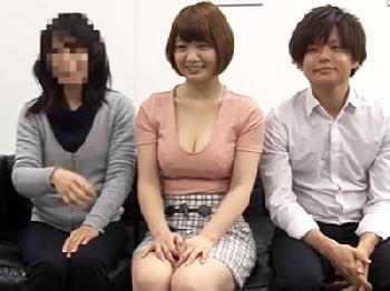 母子家庭の姉弟が賞金をゲットするため母に内緒で生中出し交尾にチャレンジW巨乳お姉さん近親相姦盗撮のエロ動画