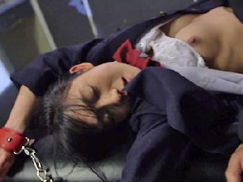 薬漬けにされて嫌なのに中出しイキしちゃう強気な女子校生捜査官美少女コスプレレイプのエロ動画