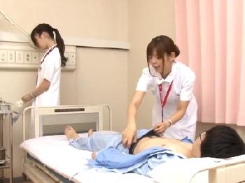 研修中看護師さんの手コキ奉仕で患者男根精液ダダ漏れ！お姉さん看護婦のエロ動画