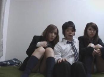 かわいい女子校生が同級生の男の子とJAV鑑賞→欲情して流れでSEX！巨乳美少女ギャル盗撮のエロ動画