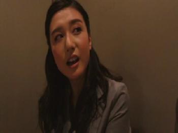 巨大乳房オフィスレディがあこがれの上司とエレベータに閉じ込められる→まさかの性交素人お姉さん痴女OLのエロ動画