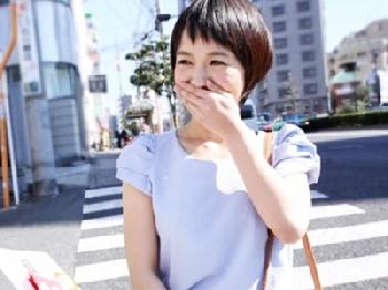 「脱ぐものがないです‥」賞金の誘惑に負けて美人女子大生が野球拳に参加し負けて罰ゲームの即ずぼW美少女中出しナンパのエロ動画