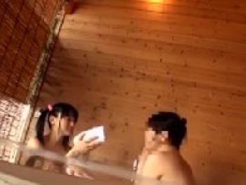 家族旅行で行った温泉旅行で娘とパパが禁断の禁断セックスファック美少女ロリパイパン近親相姦のエロ動画