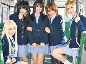 5人組美形少女バンドが乗車してしまった放課後の痴漢バス女子校生美少女コスプレ乱交のエロ動画
