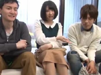 色白ギャルな瀬奈まおちゃんの無毛マンコにイチモツぶち込みWお姉さんパイパンハメ撮りぶっかけのエロ動画