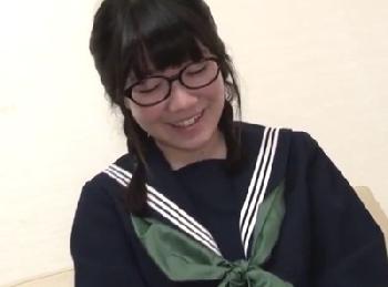 美人素人オフィスレディに着衣のままパンティストッキング穴あけ挿入でハメ撮り！お姉さんOLのエロ動画