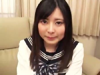 無垢純粋な美形少女女子校生のパイパンマンコを堪能して精液大量発射美少女のエロ動画