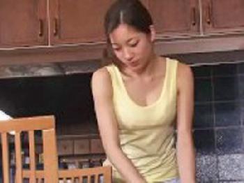 「嫌っ！やめて下さい…」ノーブラ緩めの服のマダムをテーブルに縛り付けて陵辱！巨乳人妻レイプのエロ動画