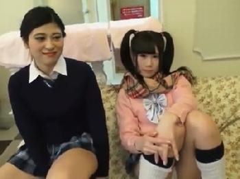 『ぁあ～ヤヴァぃヤバぃ！』電動マッサージ器で大失禁！円光女子校生2人と大乱交！素人美少女ロリハメ撮りのエロ動画