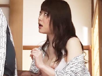 温泉宿で出会ったほろ酔いの奥様にいきなり巨大チンポを見せつけて寝取る黒人人妻顔射3Pのエロ動画