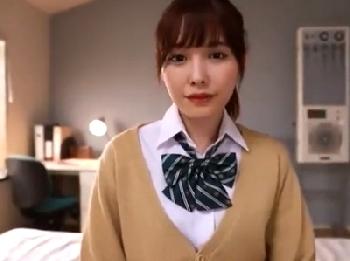 『すっごぃ男くさぃ…』アイドルレベルの女子校生が先生を誘惑して馬なりパコ！美少女ロリ痴女のエロ動画