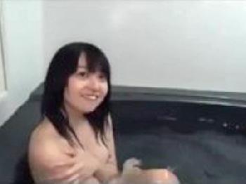 身体が育ち始めた妹ちゃんの入浴に凸した兄ちゃん→禁断姦淫性行為美少女近親相姦のエロ動画