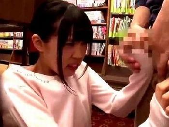 「や、ヤダこんなの……」本屋さんでミニ系を性的暴行→嫌がる幼顔女子には問答無用の喉奥イラマチオだ！美少女ロリレイプのエロ動画