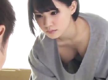 胸チラどころかバスト丸見えな清麗妻を襲って顔面射精陵辱！人妻顔射レイプ露出のエロ動画