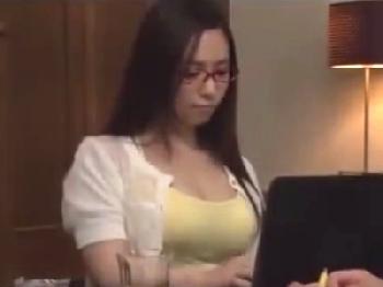 『いっぱい中で出てる』デカパイお姉さんや幼顔妹達とお風呂場で生姦巨乳美少女ロリ中出し近親相姦のエロ動画