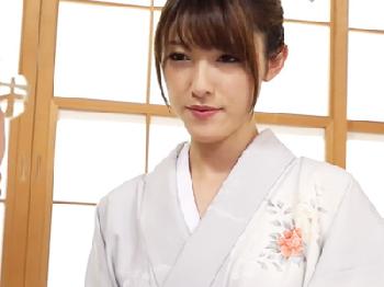 介護中に性的関係を要求してくる義父を拒めないパイパン妻は‥人妻中出し近親相姦のエロ動画