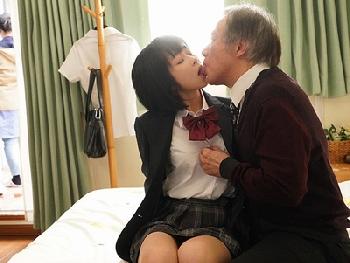 「新しいお義理の父さんが…」誠実そうに見えて母が見えないところでは私に中出ししていきます美少女ロリ近親相姦日向なつのエロ動画