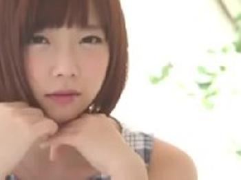 今やABEMANEWSで一世を風靡する紗倉まながシミケンたちにどっぷり中出しされる美少女乱交のエロ動画