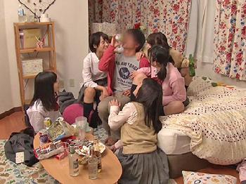 エロ度の増した泥酔女子校生達が誘惑してきて朝まで全員と連続性交美少女乱交のエロ動画