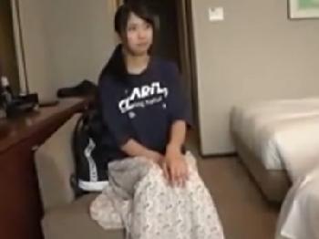 新宿駅近辺でナンパした大きいオッパイ素人と顔面射精ファック！巨乳お姉さん顔射のエロ動画