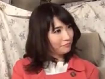 素人奥さんをナンパして暴発装い中出し人妻熟女のエロ動画