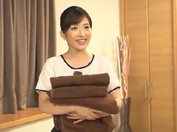 オイルエステ中に勃起してそのままエステティシャンと猛烈ファック開始お姉さんマッサージのエロ動画