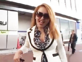 『っぼぉへえぇぇえ！！♡』マジ〇チ淫乱おばさんが野外プレイで白目イキ熟女痴女露出のエロ動画