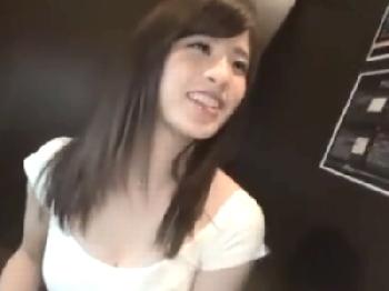 欲求不満な風俗嬢をナンパ→ホテルで濃密フェラチオ＆激ファック巨乳痴女顔射のエロ動画