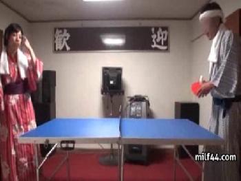 浴衣の似合うきれいなお姉さんと温泉卓球からの和室での激しい性交素人美少女フェラのエロ動画