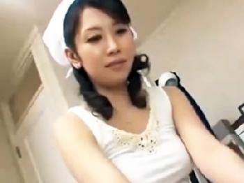 金持ちに雇われた美人な家政婦がダメ息子のペニスから精液抜き取り欲望処理お姉さんフェライラマチオのエロ動画