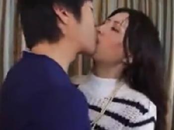 密通希望の素人主婦と真っ昼間から濃密ファック巨乳人妻熟女のエロ動画