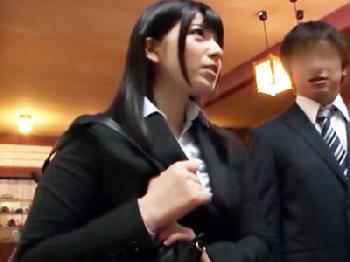 部下のはだけた浴衣に思わずフル勃起！夜這いしてがっつり中出し巨乳美少女OLのエロ動画