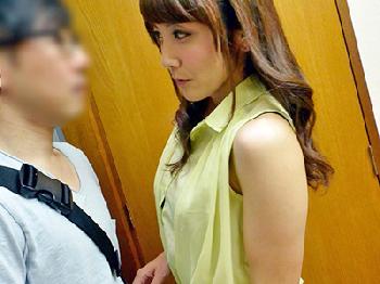 昇級のために上司に妻を差し出す夫→中出しペットになって完堕ち人妻池田咲のエロ動画