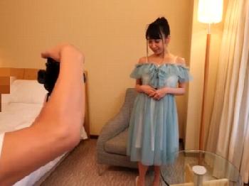 コロナ禍で仕事がなくなったアイドルが…アダルトビデオに手を出してなし崩しハメ撮り！巨乳美少女ロリのエロ動画