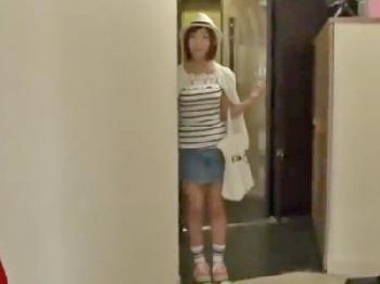 「なんですかいきなり！」スタジオに入った途端に犯される紗倉まなちゃんW巨乳美少女痴女ハメ撮りのエロ動画