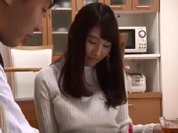 優しく話を聞いてくれる巨大乳房お姉さんに誘われたので押し倒し即ずぼ！巨乳レイプのエロ動画