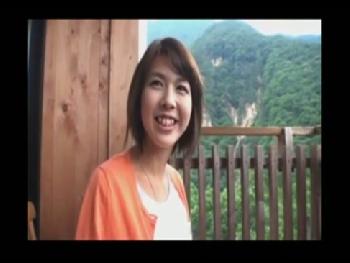 淫乱妻と露天温泉で浮気ハメ→我慢できず大量射精W素人人妻ハメ撮りぶっかけのエロ動画